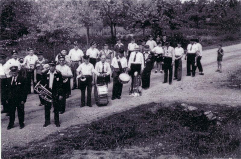union_defile_rue_chateau_d_eau.jpg