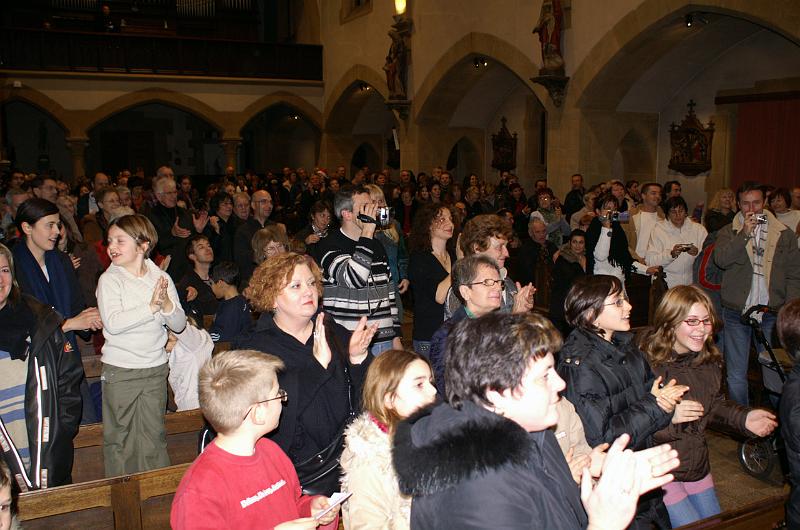 les_enfants_chantent_noel_2006_25.jpg - Public